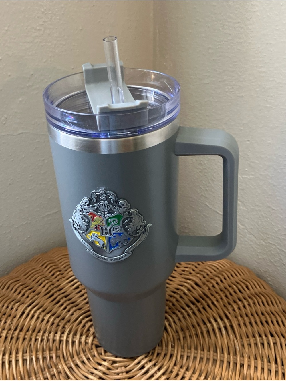 Gray Insulated Travel Tumbler with Handle and Hogwarts Crest